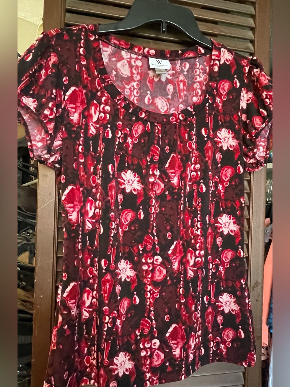W by Worthington Burgundy and Red Floral Short Sleeve Scoop Top